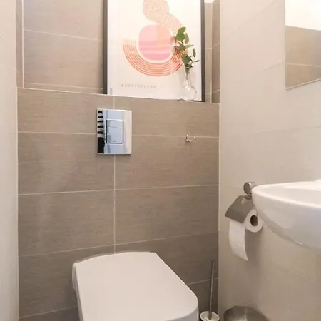 Bayview On Dluga - By Hosty