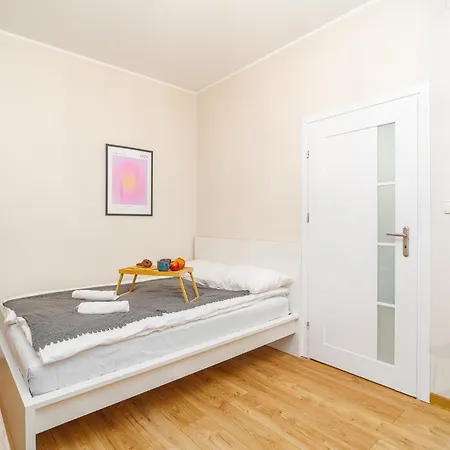 Bayview On Dluga - By Hosty *