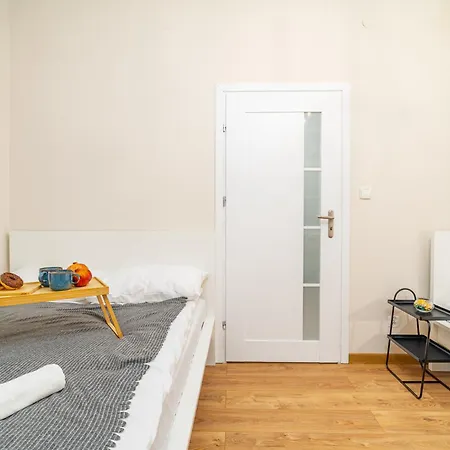 Bayview On Dluga - By Hosty