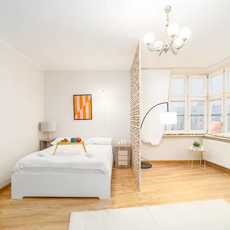 Bayview On Dluga - By Hosty *