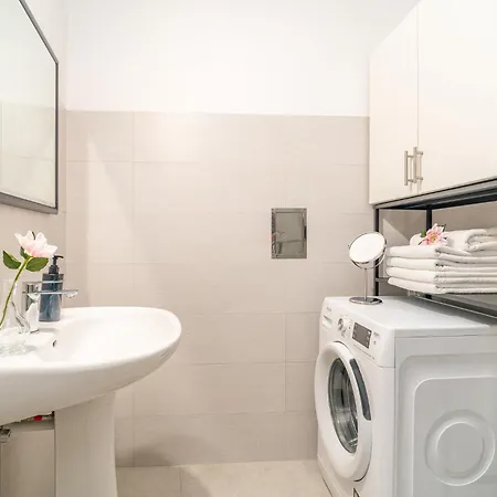 Bayview On Dluga - By Hosty *